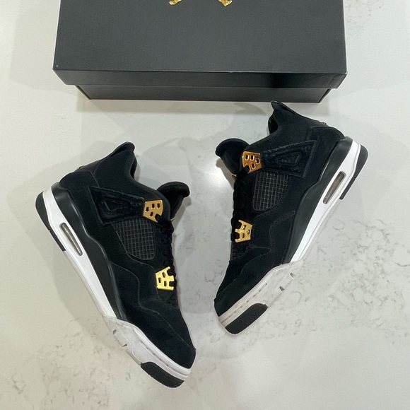 Retro Jordan 4 ‘Royalty’ - Picture 2 of 8